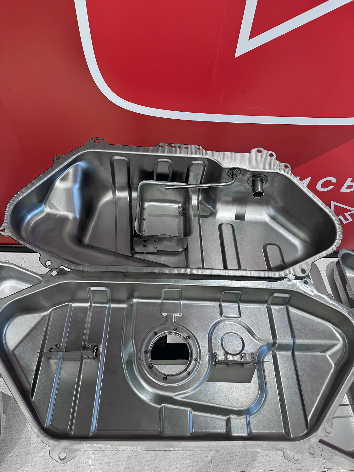 Топливный бак Toyota Funcargo, 1999-2005 г.в. (антикоррозия)