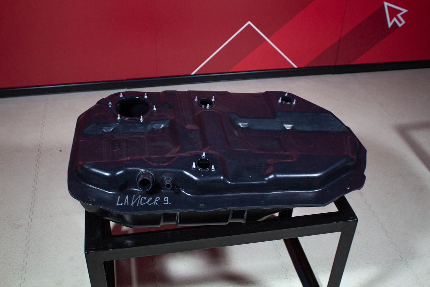 Пластиковый бензобак Mitsubishi Lancer 9, 2003-2008 (BP) -  50 л. Пластиковый бензобак Mitsubishi Lancer 9, 2003-2008 (BP) -  50 л.